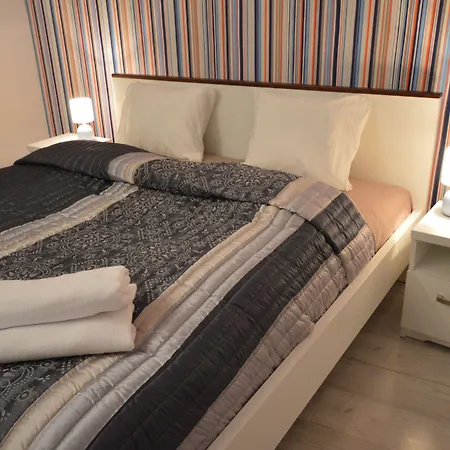 Cracow Central Aparthotel-2